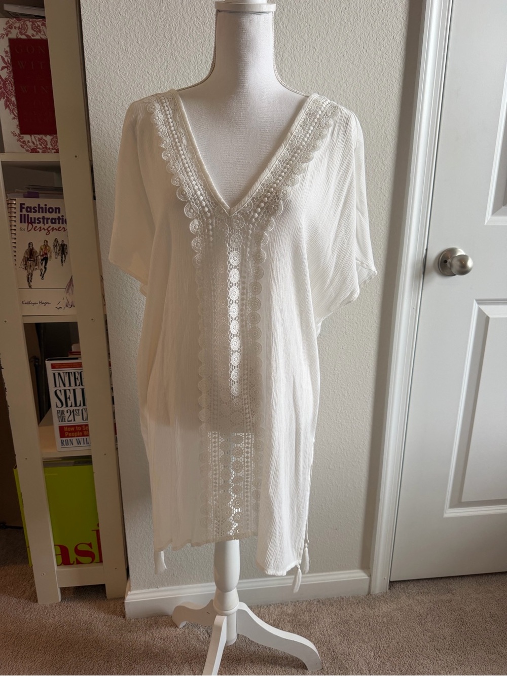 Kona Sol Women’s White Lace-Trim V-Neck Tunic Cover-Up
